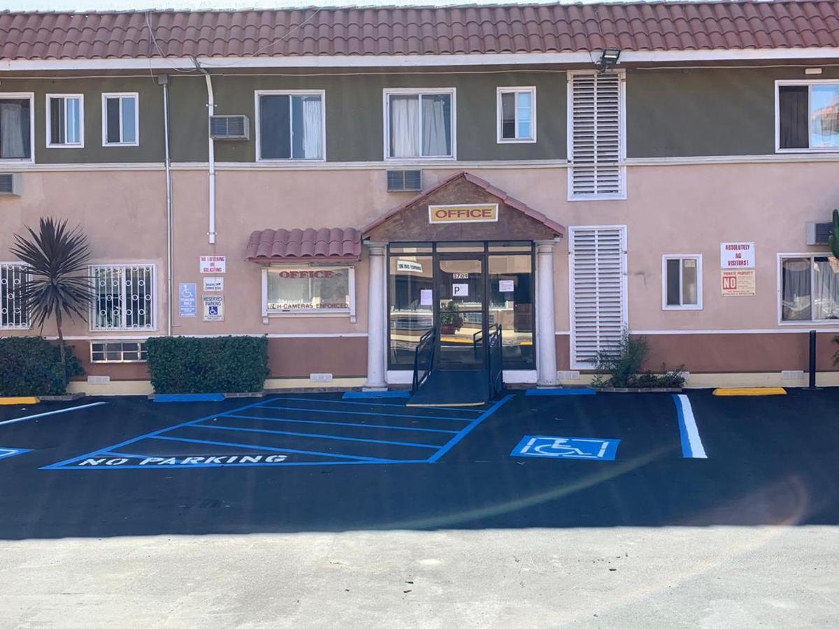 Encore Inn Inglewood Exterior photo